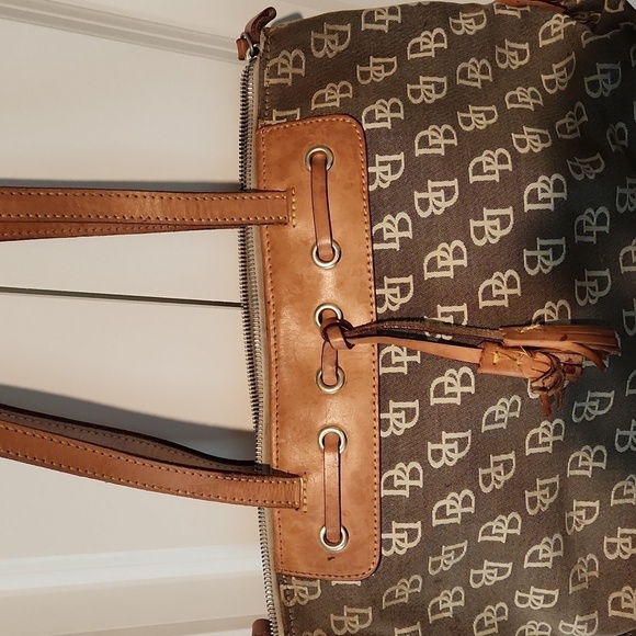 Dooney & Bourke  handbag - Picture 2 of 7